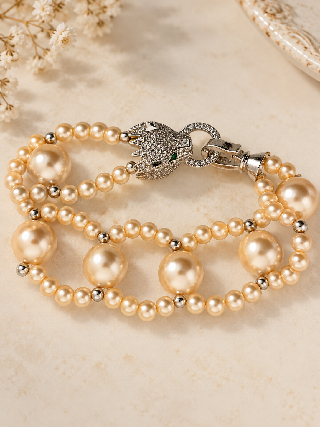 Faux pearl beaded Bracelet with rhinestone cat clap